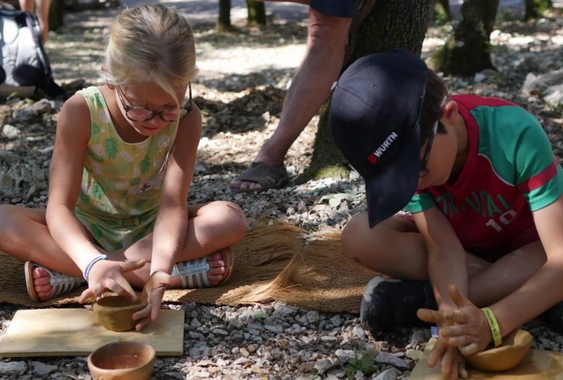 Ateliers Créa’Magnon : animations “Préhistoire” à l’Aven d’Orgnac à Orgnac-l'Aven - 0