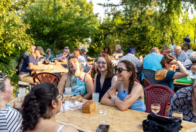 Marché animé solidaire de producteurs à Marsanne - 0