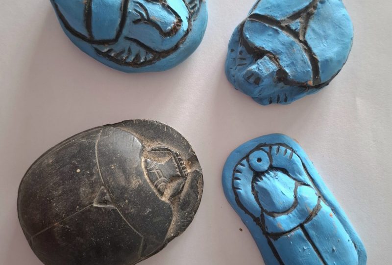 Atelier “Amulettes scarabées” à MuséAl à Alba-la-Romaine - 0